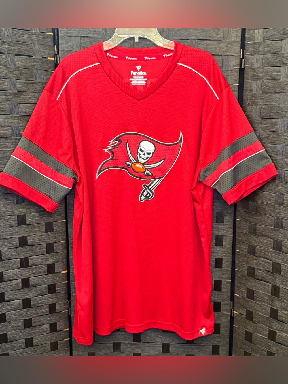 Tom Brady #12 Fanatics Tampa Bay Buccaneers Jersey. Red Short Sleeve